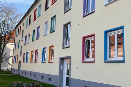 Helle 3-Zi-Wohnung ,Stellplatz , Küche & Möbeln zur Übernahme. - Aschersleben
