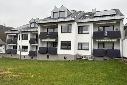 Geschmackvolle, sanierte 2-Zimmer-Dachgescohnung mit gehobener In - Simmertal