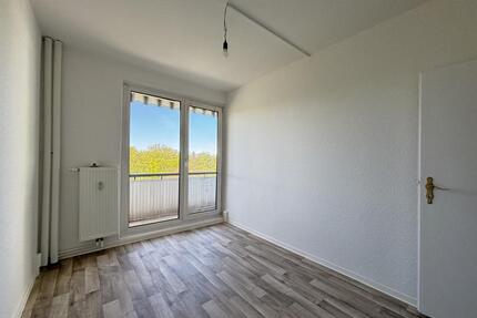 3-Raum-Wohnung mit Loggia - 331,00&nbsp;EUR Kaltmiete, ca.&nbsp; 56,99&nbsp;m&sup2; in Frankfurt (Oder) (PLZ: 15230)