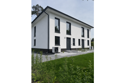 Haus zum Kaufen in Brandenburg - Blankenfelde-Mahlow 590.000,00 € 118 m²