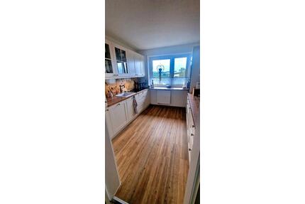 Einfamilienhaus professionell renoviert mit herrlichem Ausblick - Wildeck