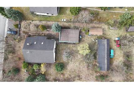 Großzügiges Grundstück (2.134 m²) mit Bestandsgebäude in Roth - vielfältige Nutzungsmöglichkeiten