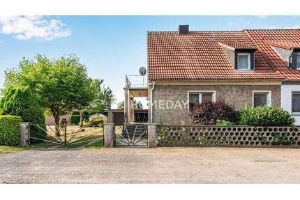 Familienfreundliche Doppelhaushälfte mit 5 Zimmern, Keller und schönem Garten - Burg OT Niegripp