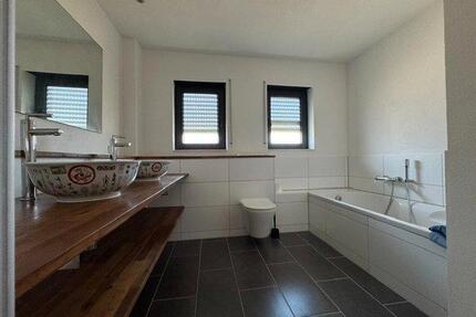 102 qm DG in Zweifamilienhaus, Hockenheim, KM 1.190 €