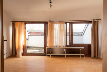 Sonnige Dachgeschoss-Oase mit PV-Anlage und Balkon - Schorndorf