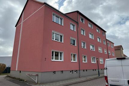 3 Raum Wohnung in Demmin - 400,00&nbsp;EUR Kaltmiete, ca.&nbsp; 59,00&nbsp;m&sup2; in Demmin (PLZ: 17109)