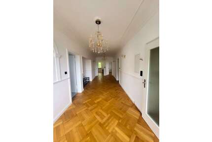 Haus zum Kaufen in Oberboihingen 850.000,00 € 323 m²