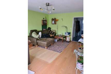 4-Zimmer Erdgeschoss-Wohnung mit Terrasse in Weissach