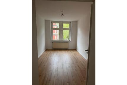 Renovierte Altbauwohnung ca. 84qm! - Gelsenkirchen
