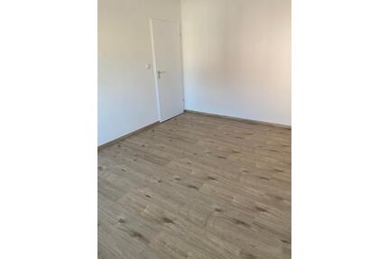 Erdgeschoßwohnung - 370,00&nbsp;EUR Kaltmiete, ca.&nbsp; 63,00&nbsp;m&sup2; in Tirschenreuth (PLZ: 95643)