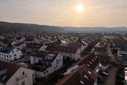 PROVISIONSFREI: Sanierter Wohntraum mit 9. OG Fernblick & Balkon - Einziehen & Wohlfühlen - Stuttgart Bergheim