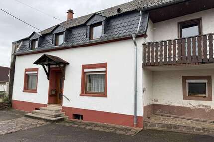 Haus zum Kaufen in Scheiden 99.000,00 € 140 m²