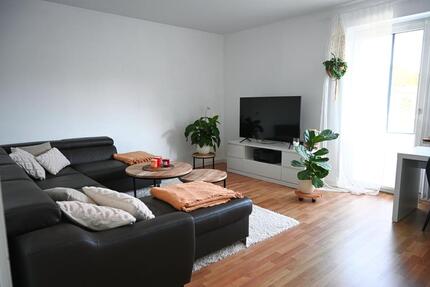 Bezugsfreie 2-Zimmer-Wohnung mit Balkon und großer Wohnküche - Ottobrunn