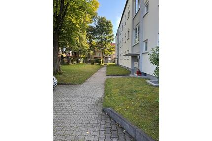 Sonnige 3 Zimmerwohnung zu verkaufen - Augsburg Haunstetten-Siebenbrunn