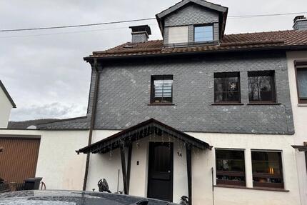 Doppelhaushälfte in Ruhiger Seitenstraße - Idar-Oberstein