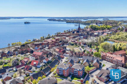 Mitten in Plön! Tolle 3-Zimmer-Wohnung mit Terrasse im Grünen, Balkon und Fahrstuhl