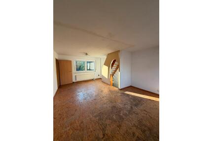 Helle Etagenwohnung mit Schlossblick - Nümbrecht