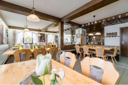 Haus zum Kaufen in Münsingen Auingen 495.000,00 € 354.22 m² - Münsingen / Auingen