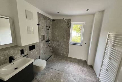 2- Zi.-EG-Wohnung mit Gartenanteil und Förderung i. H. v. € 26.500,-- - Regensburg Konradsiedlung-Wutzlhofen