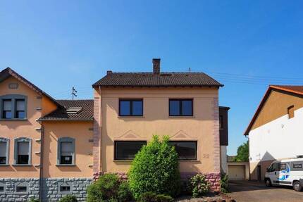 Großzügiges Ein- bis Zweifamilienhaus mit vielseitigem Gestaltungspotenzial! - Wadgassen Hostenbach