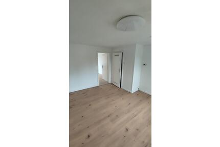 Gut geschnittene, renovierte 2-ZKB Wohnung in LechhausenAugsburg
