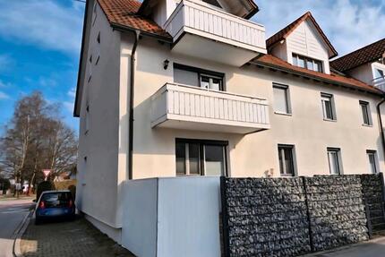Renovierte 3-Zimmer-Wohnung mit Einbauküche, Terrasse und Garage - Memmingen