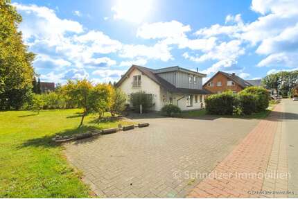 Haus zum Kaufen in Hüllhorst 465.000,00 € 202 m²