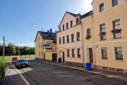 Solides Zwei- bis Dreifamilienwohnhaus in der Nordstadt - Crimmitschau