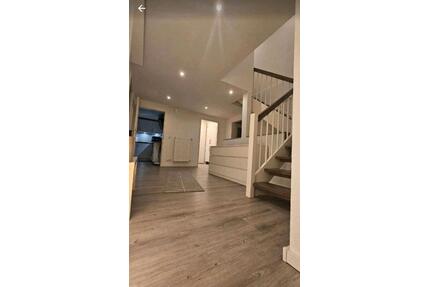 Hochwertige 4,5 Zimmer Wohnung m. Vollkeller + Garten - Nortorf