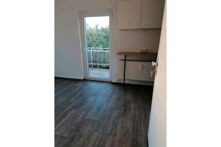 Schönes Apartment Zimmer mit Einbauküche und Balkon zu vermieten. - Göttingen