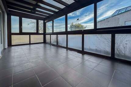 Viel Raum für Ideen - 2,5-Zimmer-Wohnung mit separater 2-Zimmer-Einliegerwohnung in Fürth-Vach