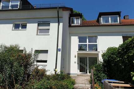 Haus zum Kaufen in Gröbenzell 2.490.000,00 € 420 m²