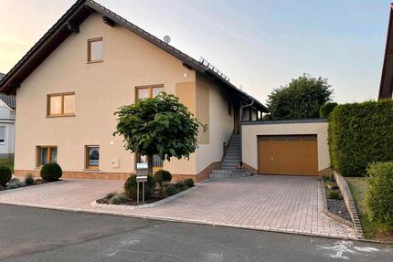 Einfamilienhaus freistehend mit Einliegerwohnung - Neukirchen