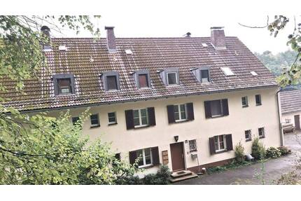 Wunderschöne, gepflegte Dachgeschosswohnung in Trausnitz - Frei!