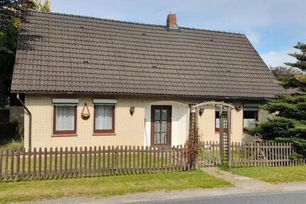 Haus Einfamilienhaus - 145.000,00&nbsp;EUR Kaufpreis, ca.&nbsp; 150,00&nbsp;m&sup2; in Hemmoor (PLZ: 21745)
