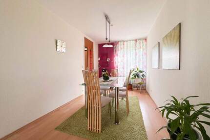 Preisanpassung! Großzügige & helle 5-Zimmer-Wohnung mit Balkon in Coburg!