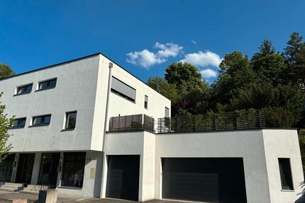 Moderne DHH am Hofberg in Landshut zu verkaufen - Kumhausen