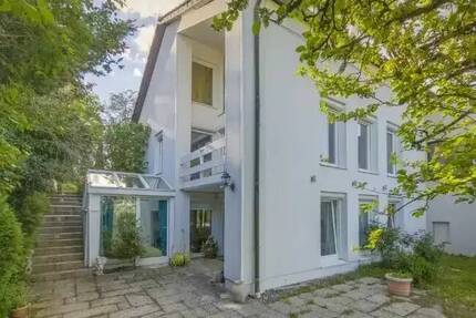 Doppelhaus-Hälfte mit Weitblick in ruhiger, zentraler Lage von Berg - Aufkirchen