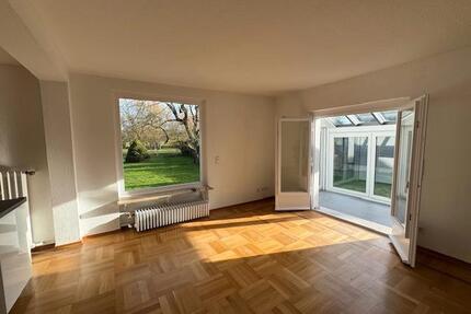 Ihr Wohntraum in perfekter Lage! - Top-renoviertes Wohnhaus mit Parkgrundstück - Duisburg Huckingen