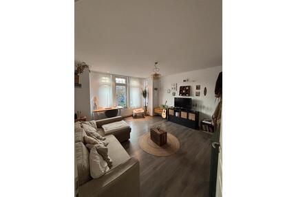 Helle 2-Zimmer-Wohnung mit Balkon, EBK & Erker in Wilhelmshaven,