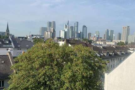 Haus zum Kaufen in Frankfurt am Main 2.200.000,00 € 600 m²