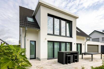 Provisionsfrei: Ein Zuhause, das begeistert - Neubau mit Einliegerwohnung in idyllischer Lage - Jestetten Altenburg