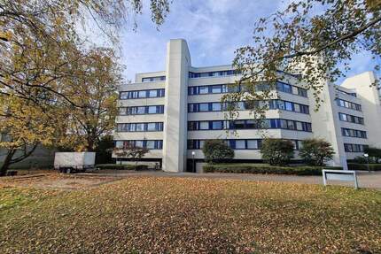 Helle 2-Zimmer-Wohnung mit Balkon und schönem Ausblick in Zehlendorf - Berlin