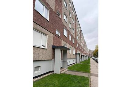 Wohnen mit Blick ins Grüne! - 275,00&nbsp;EUR Kaltmiete, ca.&nbsp; 47,40&nbsp;m&sup2;&nbsp;Wohnfl&auml;che in Gera (PLZ: 07549) Lusan