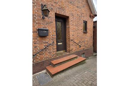 Doppelhaushälfte zu verkaufen - 229.000,00&nbsp;EUR Kaufpreis, ca.&nbsp; 95,00&nbsp;m&sup2; in Schleswig (PLZ: 24837)