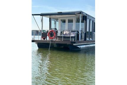 Ein Zuhause, auf dem Wasser oder im Hafen, exklusives Hausboot Neubau 2023 - Jabel b Waren
