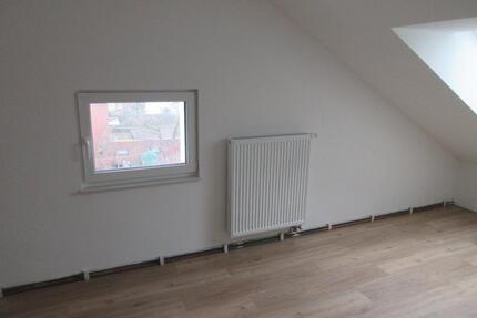 Helle 41 qm Wohnung im DG; 1 Zimmer in Salzkotten - Altenbeken