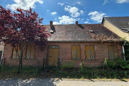 Massives Backsteinhaus | Nebengelass | 550cm2 | ruhige Lage - Stendal