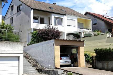 Gepflegte Doppelhaushälfte in herrlicher Aussichtslage von Uhingen - BalkonTerr.GartenEBKGarage