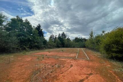 2x Tennisplätze umzäunt eventuell Paddel zu vermieten - Carlsberg